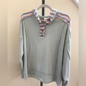 7th Ray NWT Top Hoodie Green stripe Detail